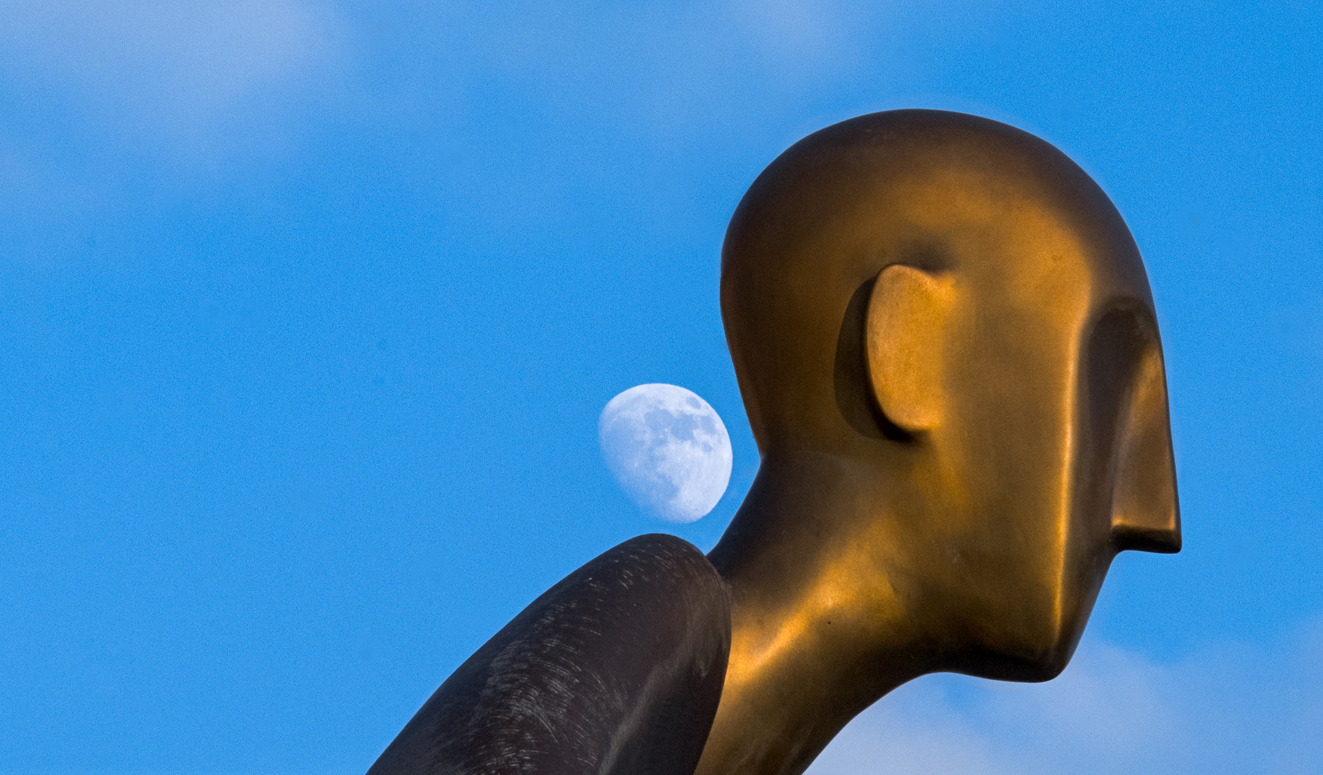 Gold Guy and Moon