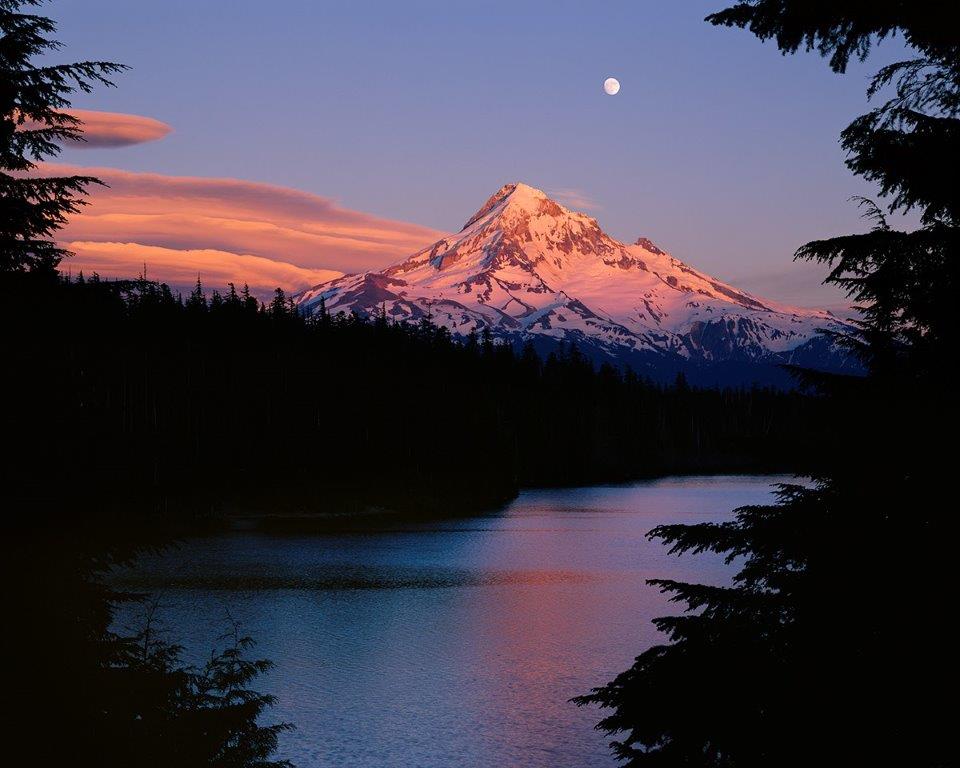 Bruce Jackson sample 249-077 Mount Hood Moonrise 72 dpi 1200